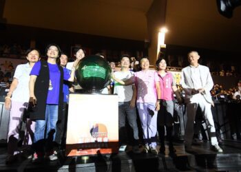 「上吧 彰化!! 藝起慶生」演唱會　巨星賣力演出華麗煙火秀照亮彰化夜空