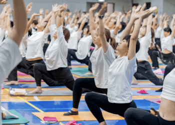 瑜珈運動風靡桃園 張善政邀市民共舞迎國際瑜珈日