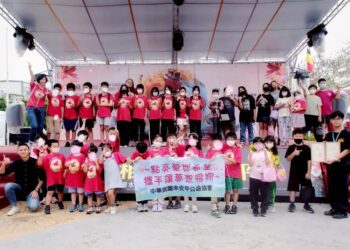 米干節協同公益團體 率孩子們體驗雲南文化 參觀龍岡異域故事館 多元文化教育桃園扎根