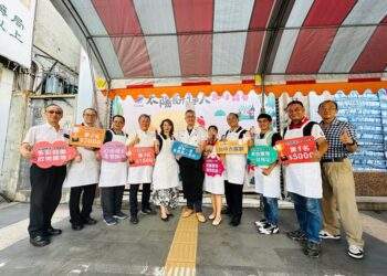 台中自由路商圈「太陽餅達人趣味競賽」　業者帶領民眾體驗作餅趣味