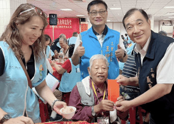 慈暉志工陪伴重陽節 三重義天宮愛心餐敘溫暖獨居長者