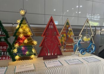 高科大創新設計學院文創系橋頭設計展 「咱ㄟ聖誕樹．高雄的故事」點亮歲末