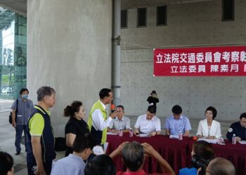 為彰化建設請命 　市長林世賢向交通部長遞交陳情