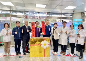 健康保「胃」戰！　秀傳慶祝醫檢師暨藥師節宣導健康知識