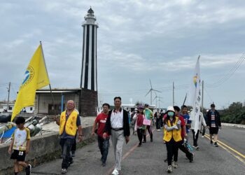 影音/健走活動走出活力 芳苑燈塔步行探索美麗海岸