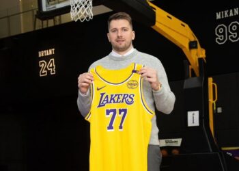 《NBA》唐西奇回歸轟33分 拯救湖人止住4連敗