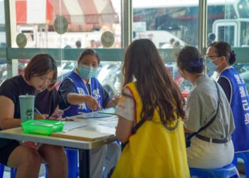 皇家扶輪社捐血也驗血建檔 家樂福熱血湧動　慈濟：救人一命無損己身