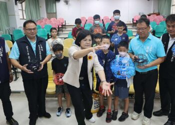 紮根科技教育　雲林開辦無人機足球國小營隊