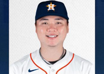 影/《MLB》太空人鄧愷威本季初登板 中繼2.1局2K好投勝投立馬開張!