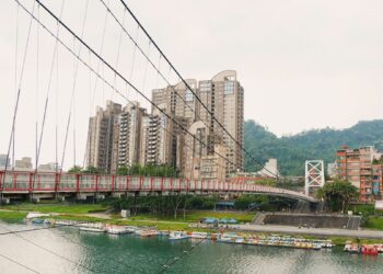 新北近郊最美流域漫旅，碧潭風景區享受自然步道、絢爛水舞秀