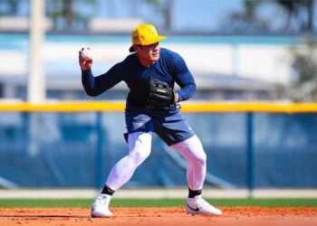 影/《MLB》張育成春訓首場熱身賽就開轟 首打席第一球直接炸裂 !