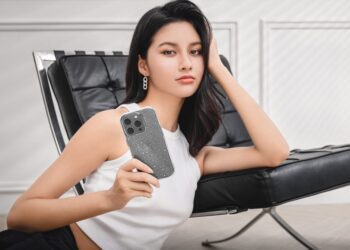 SwitchEasy 理想生活新方案   iPhone 15 新機配件輕鬆挑