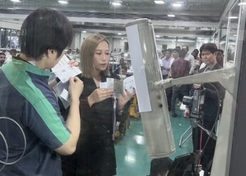 Mavis瑪菲司驚人表現 2小時賣出近5,700顆鑽石 營業額逼近6,000萬