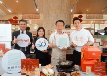 嘉縣府攜手布袋農會   主廚及米其林餐廳   打造「布袋原味三代同堂燉雞湯」