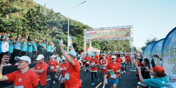 全台近700名跑者齊聚達仁 「縫迴山海祭」21K新賽道領略南迴風光