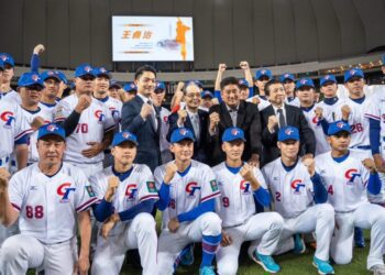 《亞錦賽》中華隊一分險勝菲律賓 冠軍賽再戰日本 要拼大巨蛋史上第一次拋彩帶