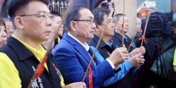 白沙屯媽祖駕到!板橋慈惠宮啟動「百年會香」 侯友宜親自參拜祈福