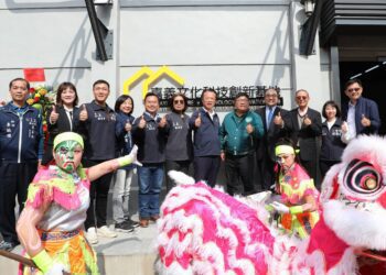 文化科技創新基地啟用　AI縣長與導覽員「小嘉」初登場創意十足