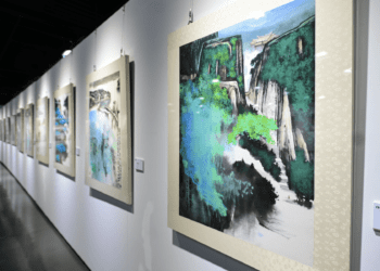 吳烈偉彩繪桃園五十創作展揭幕   張善政：欣賞藝術感受桃園之美