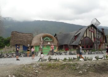 後山小調∕花蓮童話怪怪屋　有志一同賣咖啡