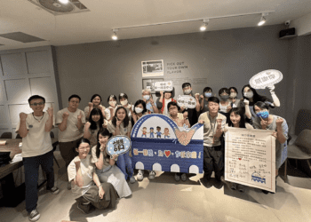 動員力量 板橋父子遭斷電露宿街頭 50組善心伸出援手