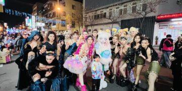 彰化市踩街活動熱鬧登場 建國美容系造型隊伍市民爭相拍照超吸晴