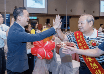 桃園高齡友善照護有助力 蘇俊賓表揚大園孝行楷模 感人事蹟溫暖社會
