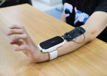 中風病人大福音 機器人協助復健