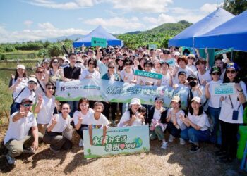 實踐綠色行動！Kenvue   屈臣氏攜手於林口海岸種下千棵樹