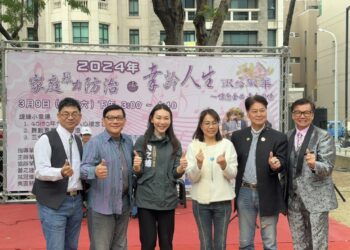 老歌金曲溫馨動人心弦 銀髮族手舞足蹈憶青春