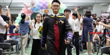 東華附小第77屆畢業典禮 師長獻唱祝福畢業生勇敢追夢