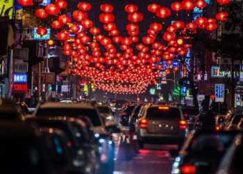 花蓮縣大紅燈籠高高掛 歡迎旅人及遊子「龍回花蓮」