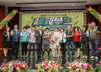 嘉義縣表揚173位模範學生 翁章梁勉勵保持上進心