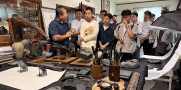 新加坡師生參訪二水經典小鎮 做石硯、品嘗復古餐廳的台式美味