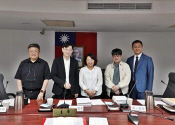黃敏惠親赴內政部都委會　成功爭取北港路兩側開發案採個案變更續審