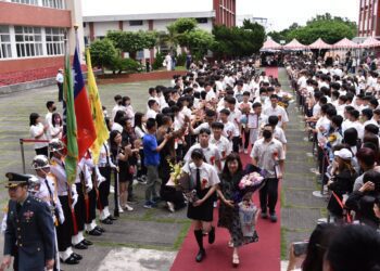 四維高中畢業典禮 溫馨莊嚴隆重