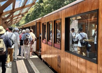 阿里山森林鐵道蒸汽專列檜木列車　10/16限定啟程