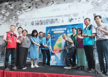 2023年臺灣科普列車環島之旅 11月1日抵達高雄車站