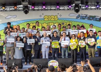 台日大港水果祭高雄盛大開幕 陳其邁邀市民品嚐鮮果深化交流