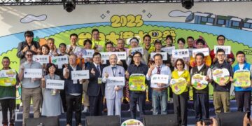 台日大港水果祭高雄盛大開幕 陳其邁邀市民品嚐鮮果深化交流