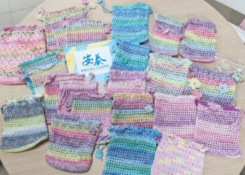 支持青少年基地義賣 安泰醫院醫護編織彩虹束口袋