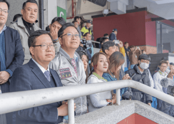 張善政率隊視察樂天桃園棒球場 優化改善工程順利進行中