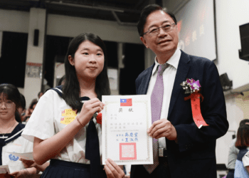 張善政鼓勵畢業生 擁抱科技迎接時代挑戰