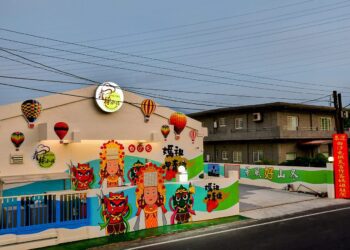 青操食品觀光工廠夜間點燈測試氛圍感拉滿 9/16恭迎白沙屯媽祖駐駕賜福