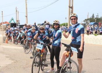 強震當下正在進行鐵馬單車環島　東吳百人車隊躲過震災順利完成壯舉