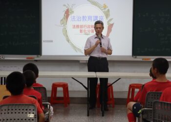 彰化分署與中華職棒聯盟強強聯手　前進東山國小扎根法治