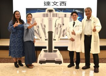 婦人卵巢腫瘤大如籃球 達文西結合單孔腹腔鏡傷口不到3公分