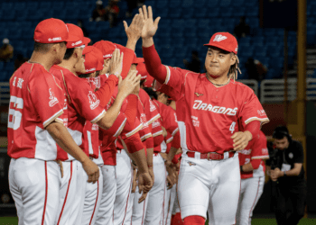 張善政出席CPBL台灣大賽 期盼樂天桃猿奪冠