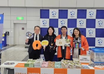 高雄直飛仙台首航成功 許智傑快閃赴日拓航權