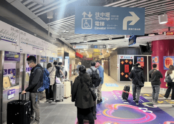 台灣燈會人潮再創新高 220萬人擠爆燈區 機場捷運1小時完成散場疏運